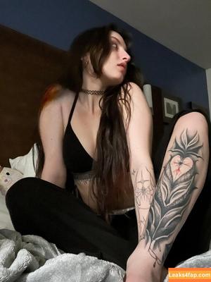 Beebee ASMR photo #0051