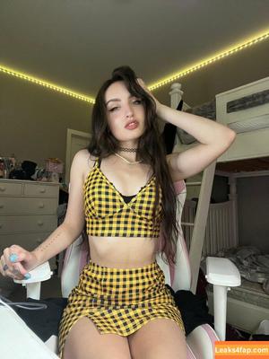 Beebee ASMR photo #0086