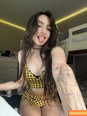 Beebee ASMR photo #0092