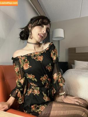 Beebee ASMR photo #0120