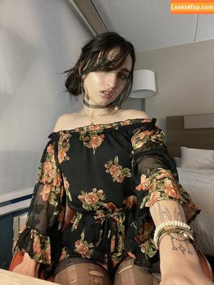 Beebee ASMR photo #0122