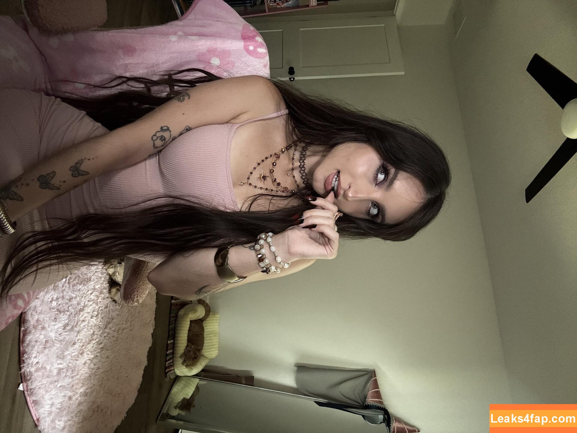 Beebee ASMR / beebeeasmr / beebeeasmr18 / beebeevip / weloveasmr leaked photo photo #1001