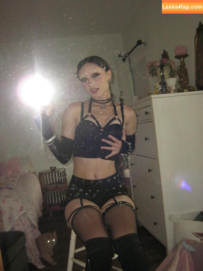 Beebee ASMR / beebeeasmr / beebeeasmr18 / weloveasmr leaked photo photo #1013