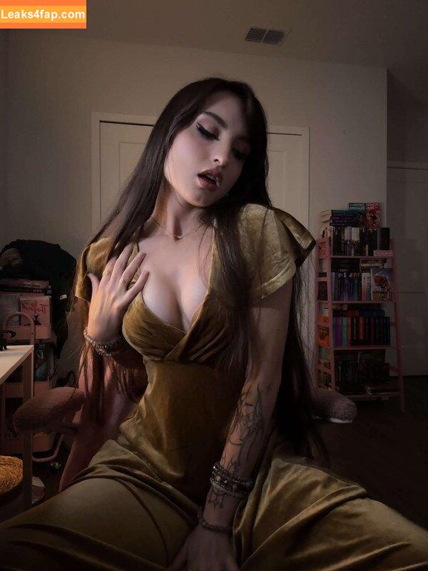 Beebee ASMR / beebeeasmr / beebeeasmr18 / weloveasmr leaked photo photo #1097