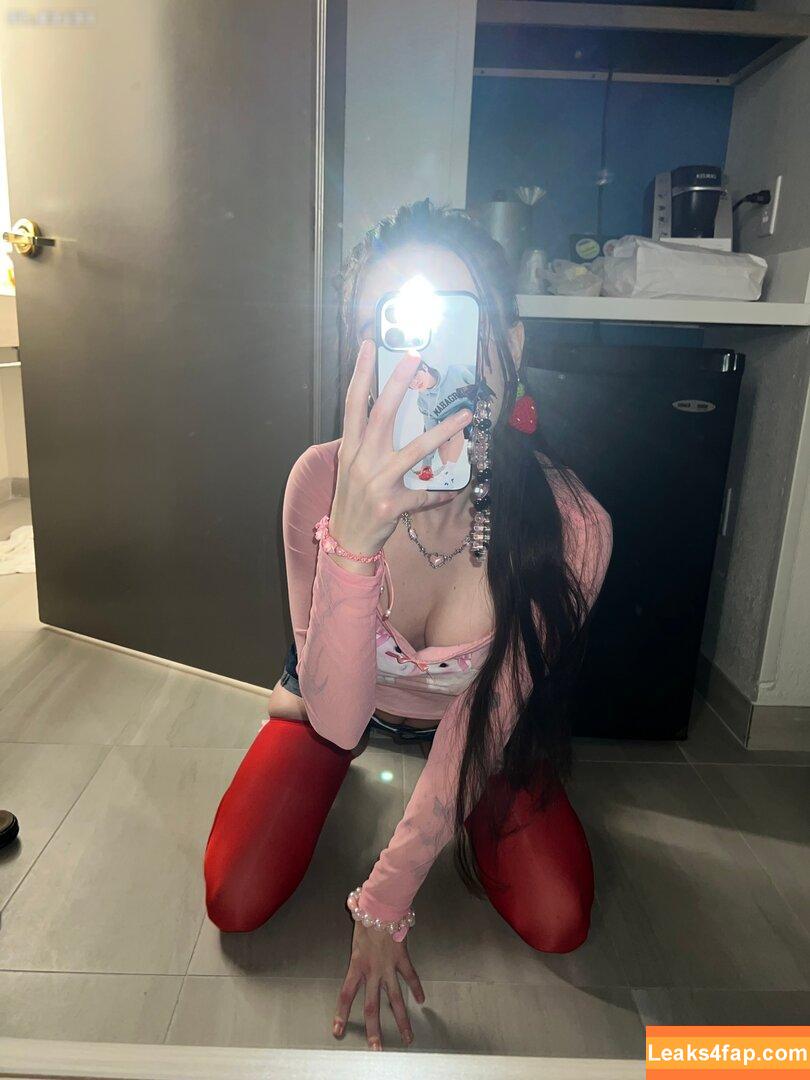 beebee / beebeeasmr leaked photo photo #0110