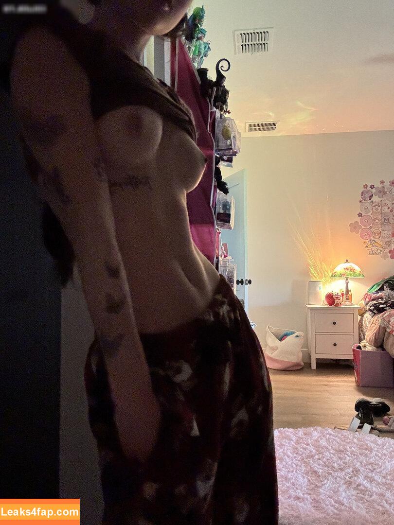 beebee / beebeeasmr leaked photo photo #0536