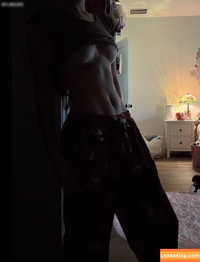 beebee / beebeeasmr leaked photo photo #0541