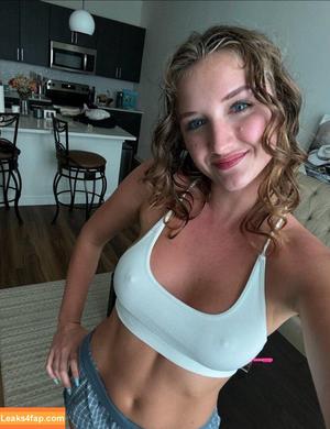 Bella Briggs photo #0041