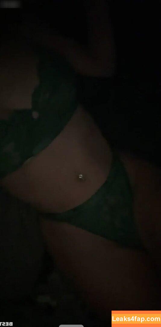 bella_dmn /  leaked photo photo #0009
