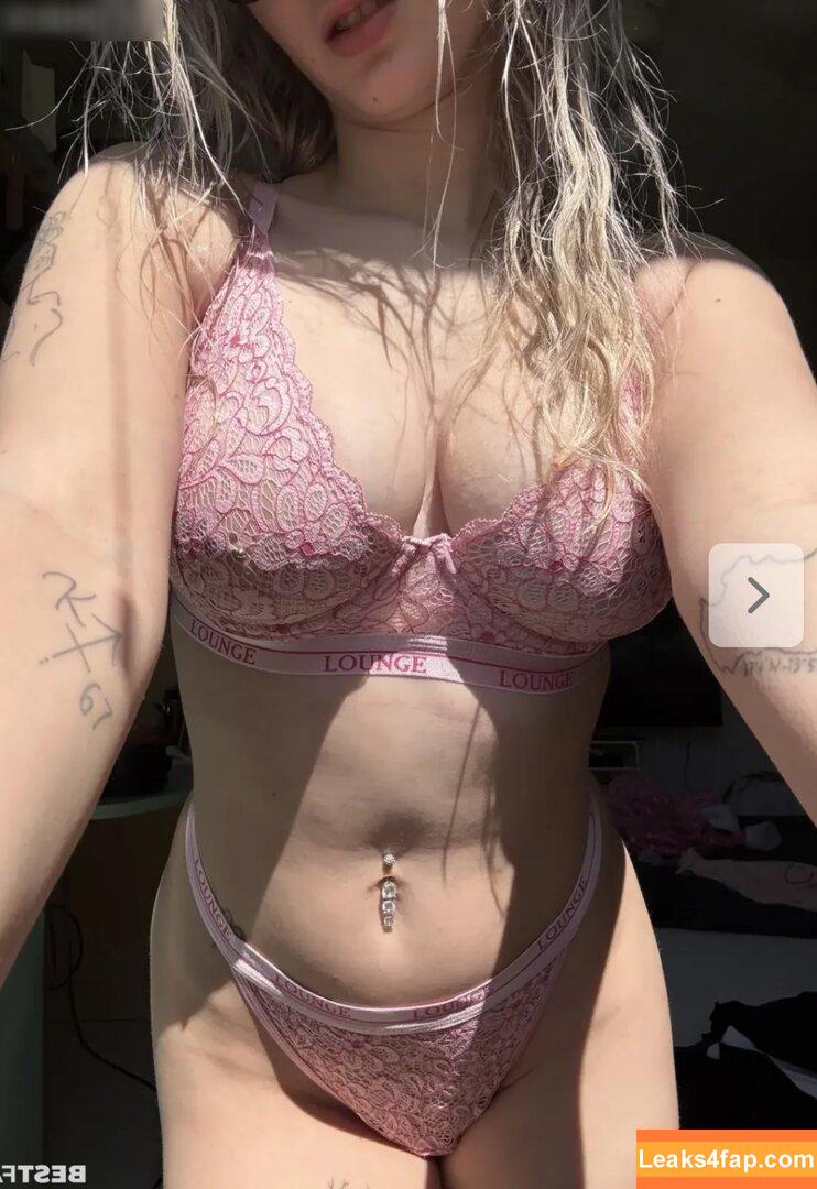 bella_dmn /  leaked photo photo #0016