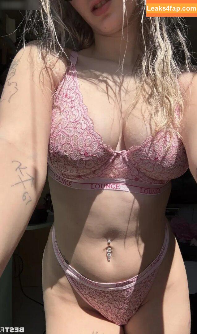 bella_dmn /  leaked photo photo #0019