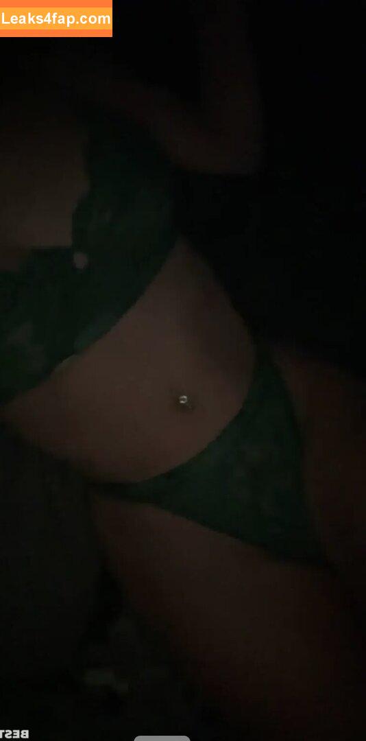 bella_dmn /  leaked photo photo #0030