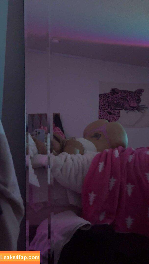 Bella Farn / bellafans69 / bellaorganicfarm leaked photo photo #0016
