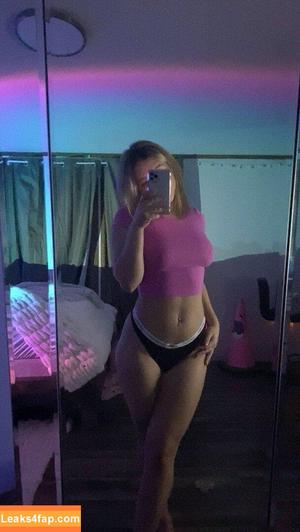 Bella Farn photo #0020