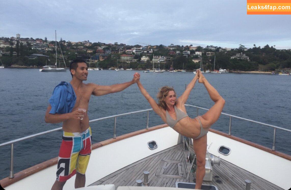 Bella Gold / naked.pilates2024 leaked photo photo #0015