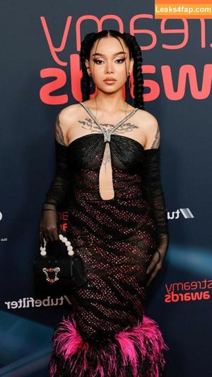 Bella Poarch photo #0360