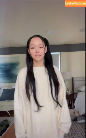 Bella Poarch фото #0820