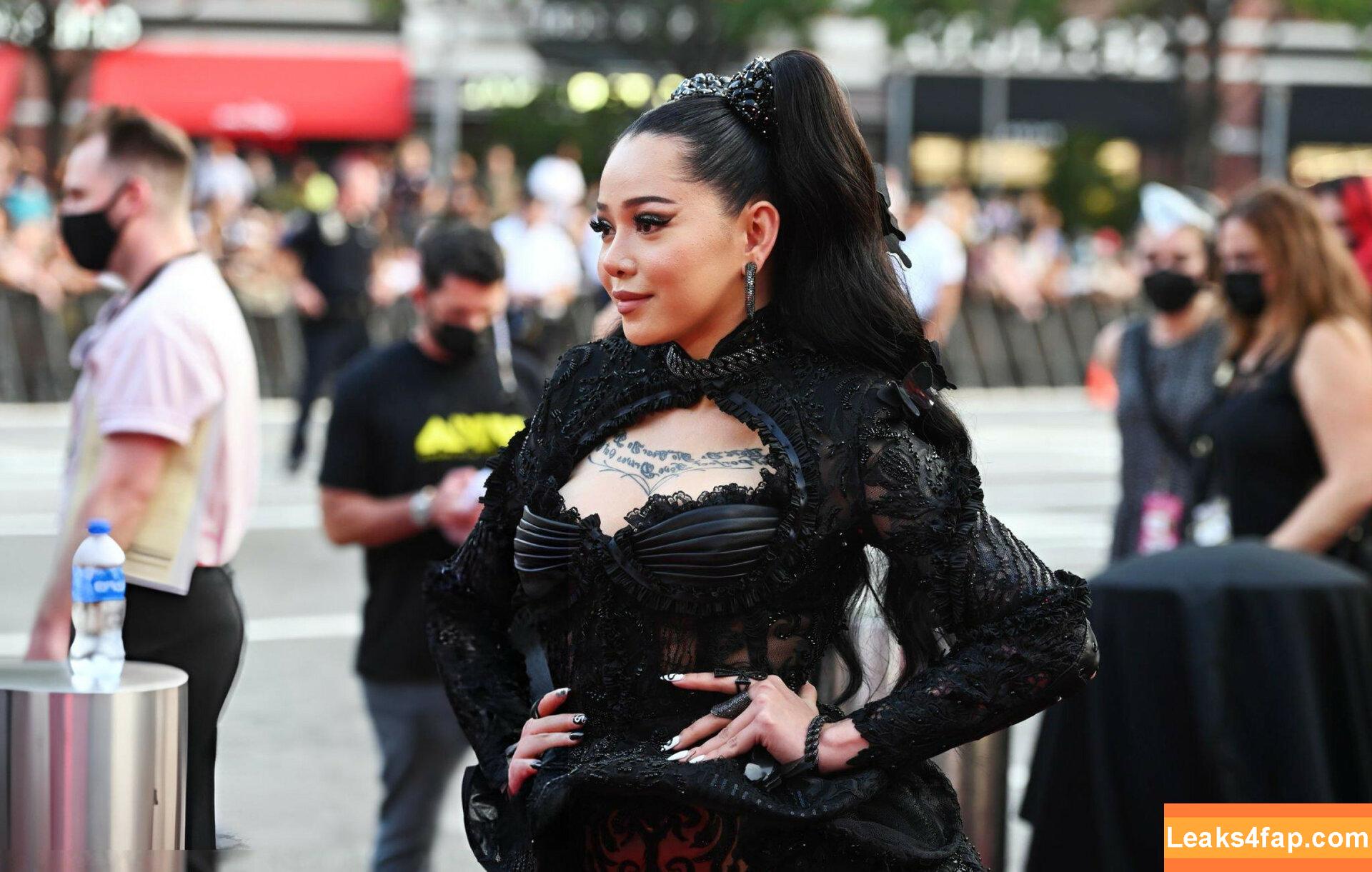 Bella Poarch / bellapoarch / bllapoarch leaked photo photo #1089