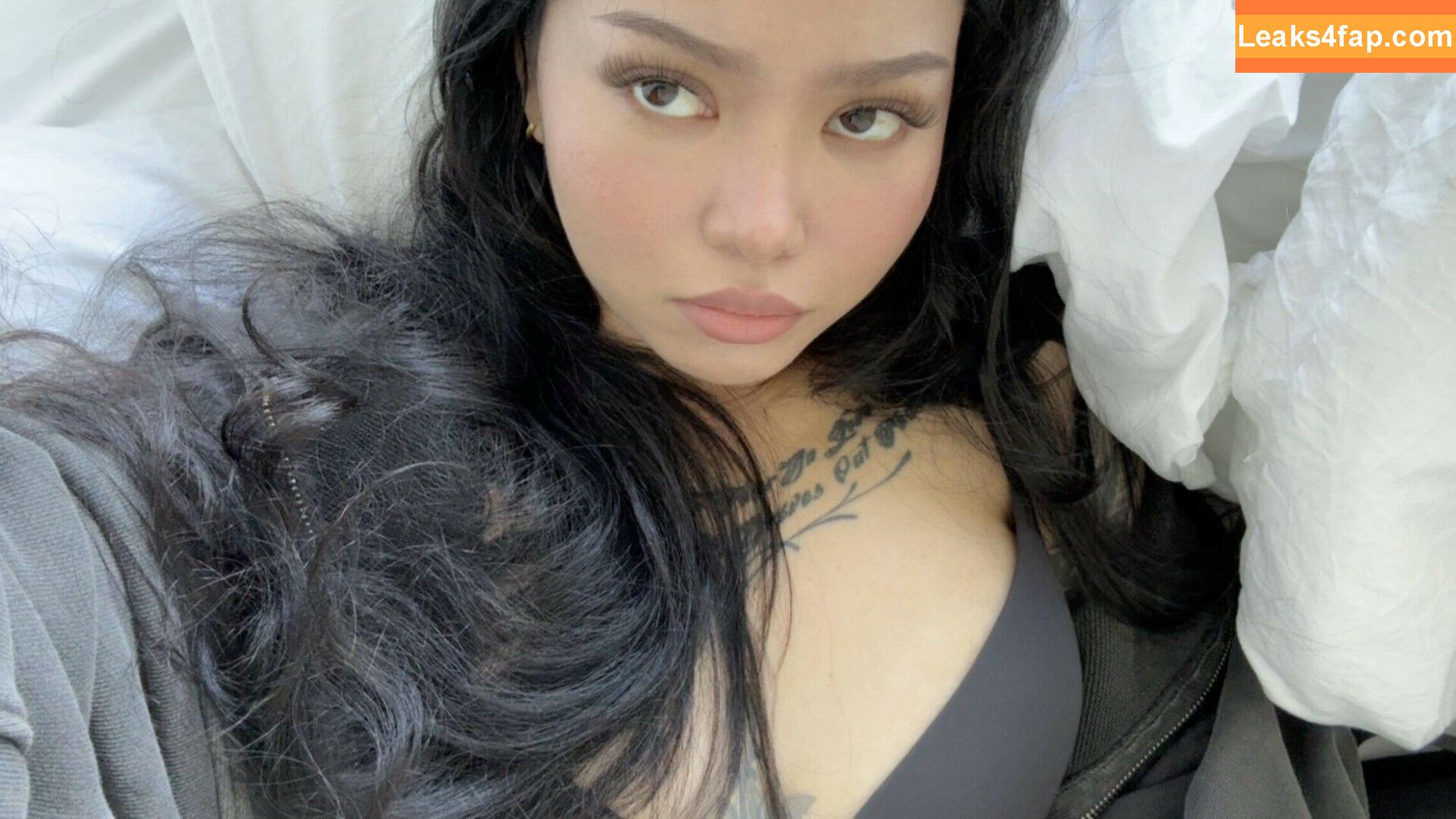 Bella Poarch / bellapoarch / bllapoarch leaked photo photo #1246