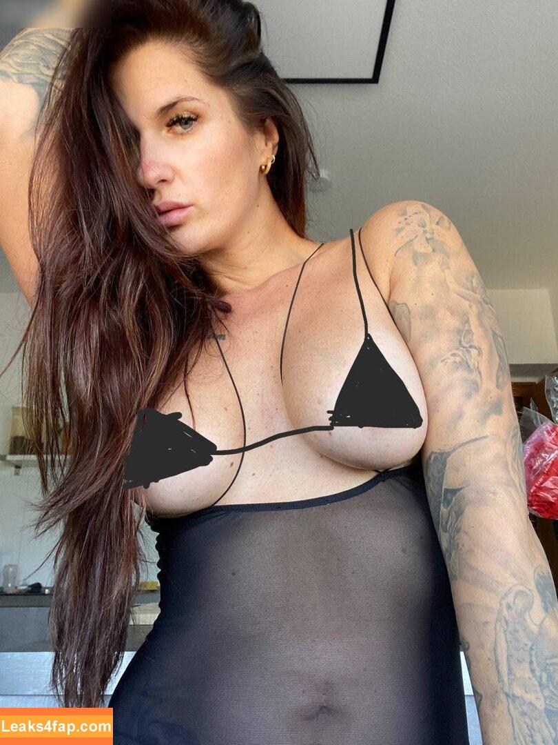 bella_vita88 / i.n.k.e.d_b.e.l.l.a / inked_bella88 leaked photo photo #0011