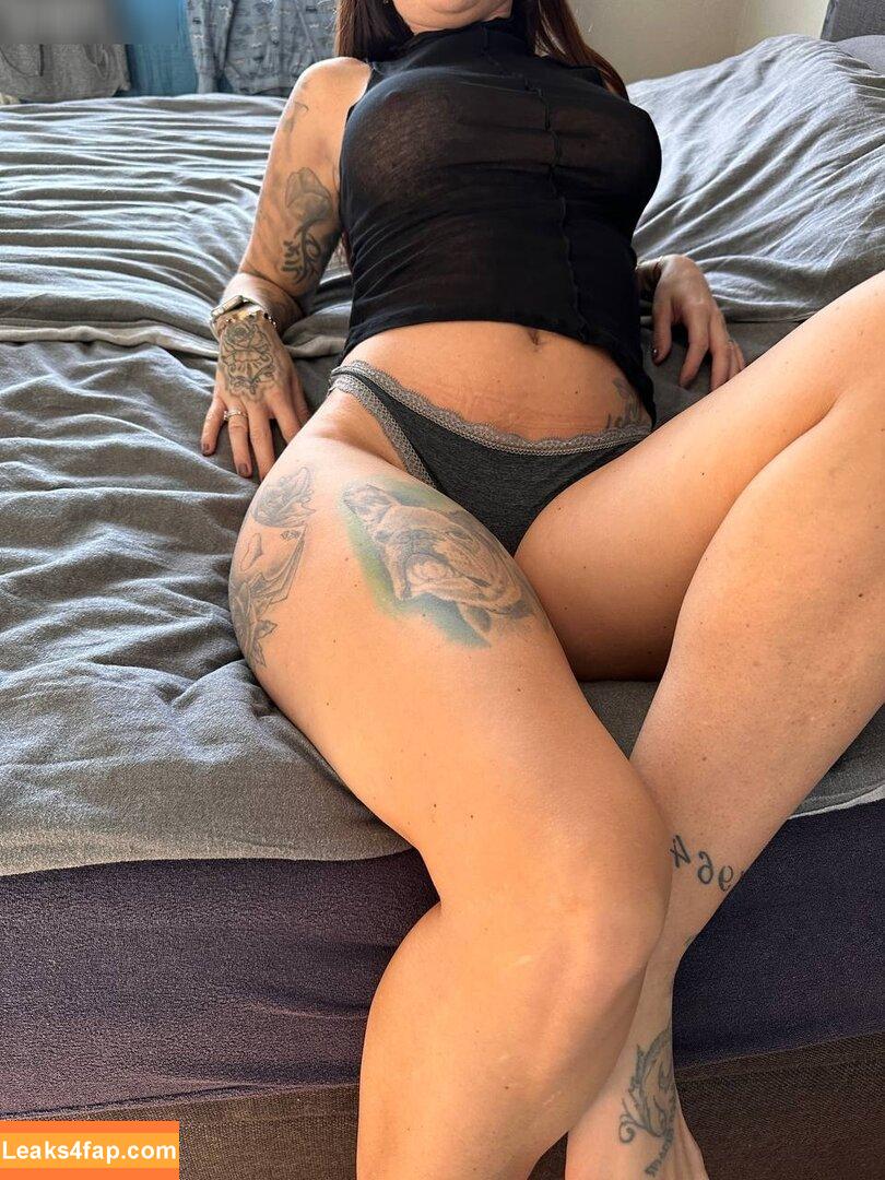 bella_vita88 / i.n.k.e.d_b.e.l.l.a / inked_bella88 leaked photo photo #0014