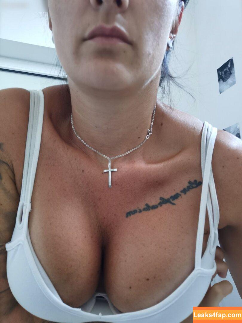 bella_vita88 / i.n.k.e.d_b.e.l.l.a / inked_bella88 leaked photo photo #0093