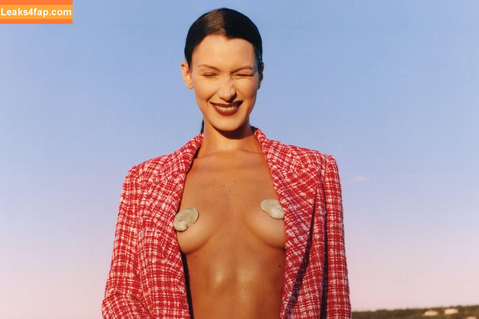 bellahadid /  leaked photo photo #0013