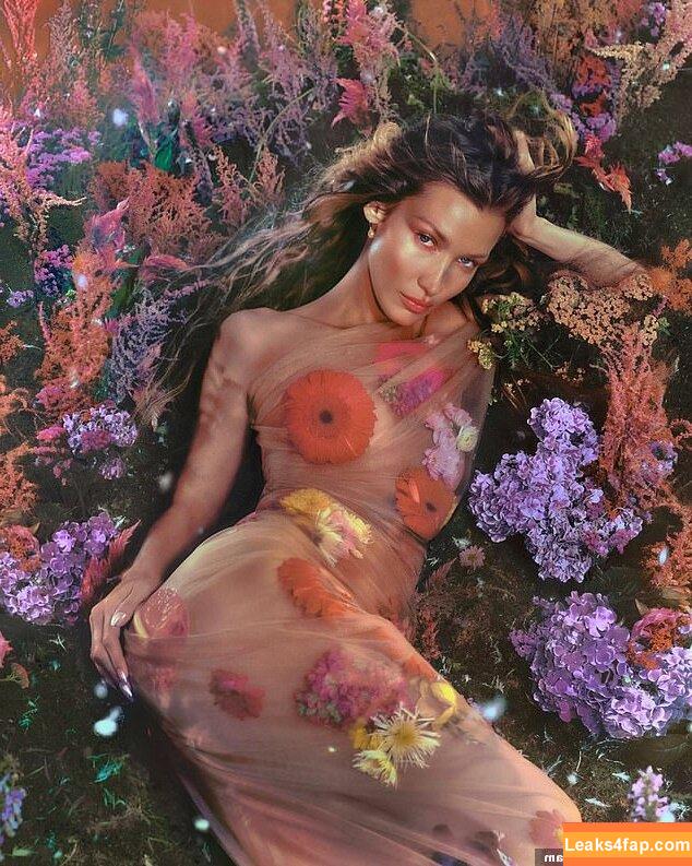 bellahadid /  leaked photo photo #0024