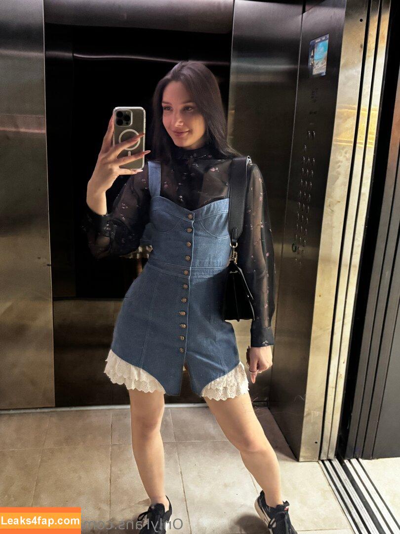 bellamonn / bellamoon_official leaked photo photo #0042