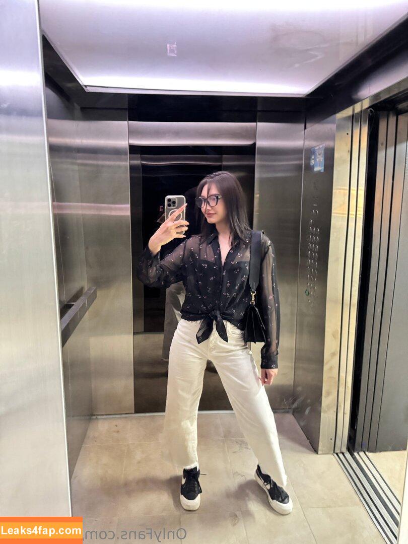bellamonn / bellamoon_official leaked photo photo #0046
