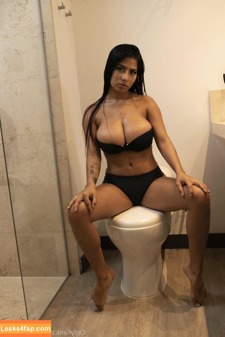 bellatorres_official /  слитое фото фото #0025