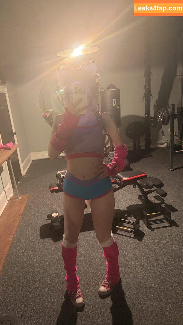 Belle Delphine / Socials / belledelphine / https: / missingmiley слитое фото фото #10376