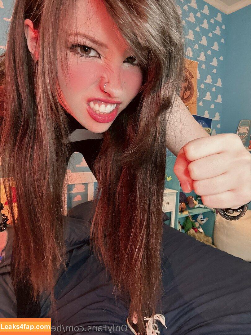 Belle Delphine / Socials / belledelphine / https: / missingmiley leaked photo photo #6321