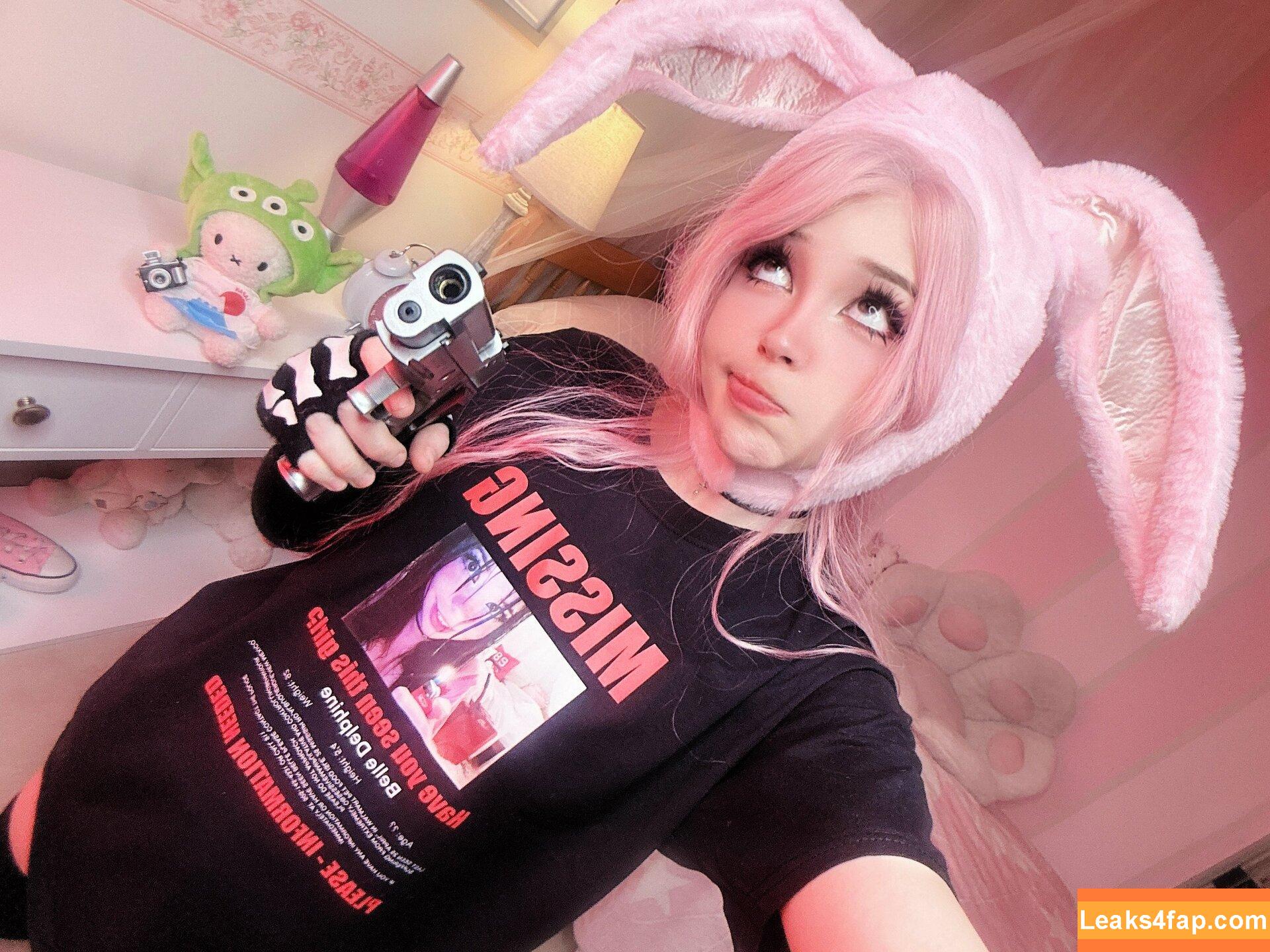Belle Delphine / Socials / belledelphine / https: / missingmiley слитое фото фото #6545