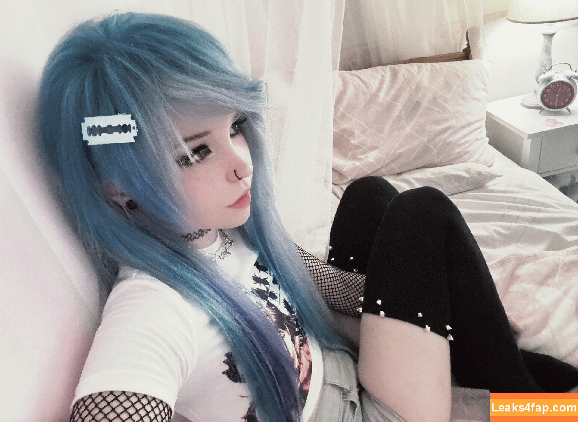 Belle Delphine / Socials / belledelphine / https: / missingmiley слитое фото фото #6867