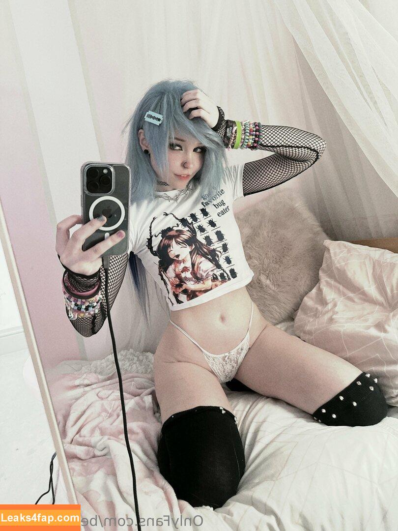 Belle Delphine / Socials / belledelphine / https: / missingmiley слитое фото фото #6918
