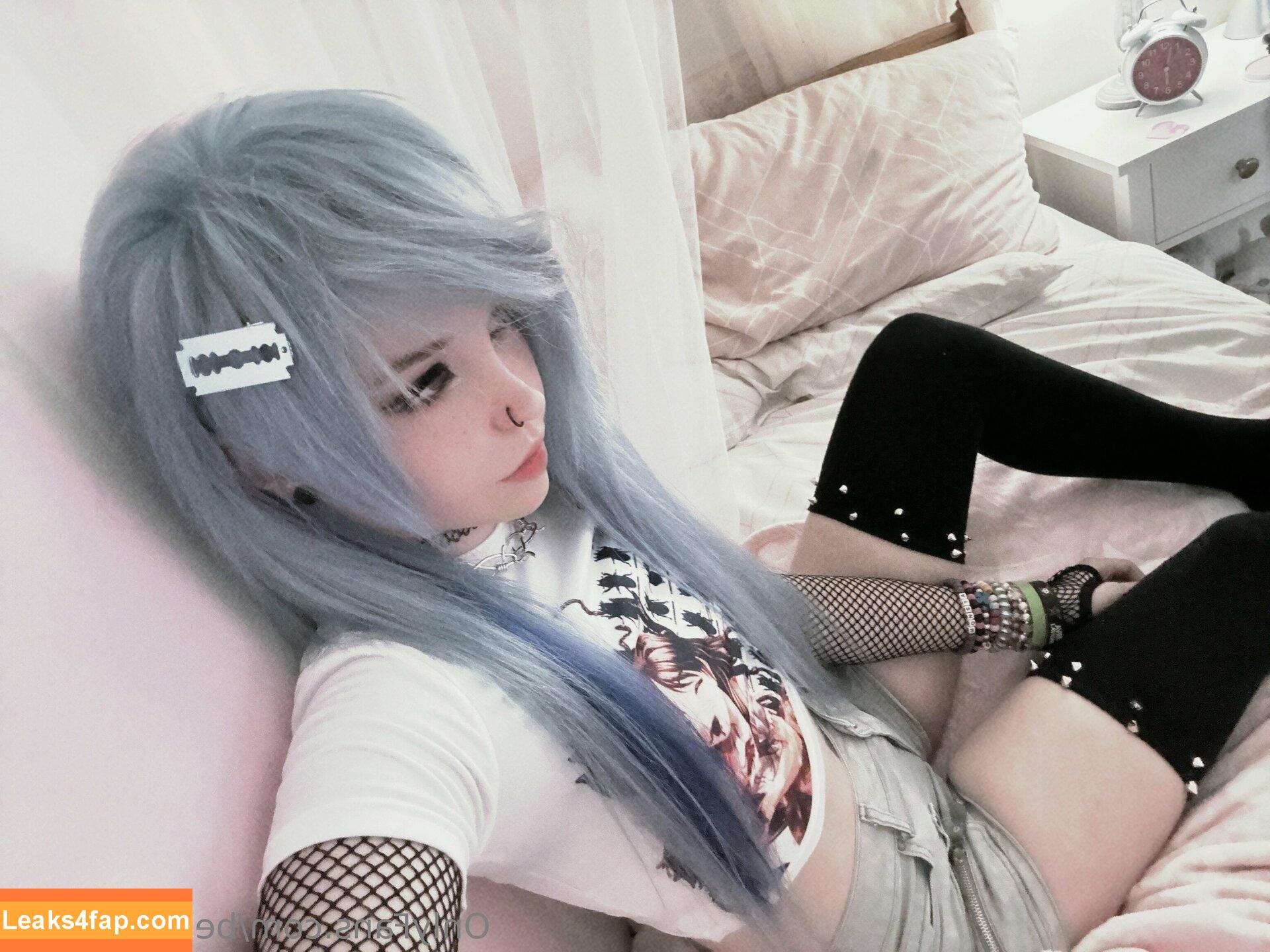 Belle Delphine / Socials / belledelphine / https: / missingmiley слитое фото фото #6946