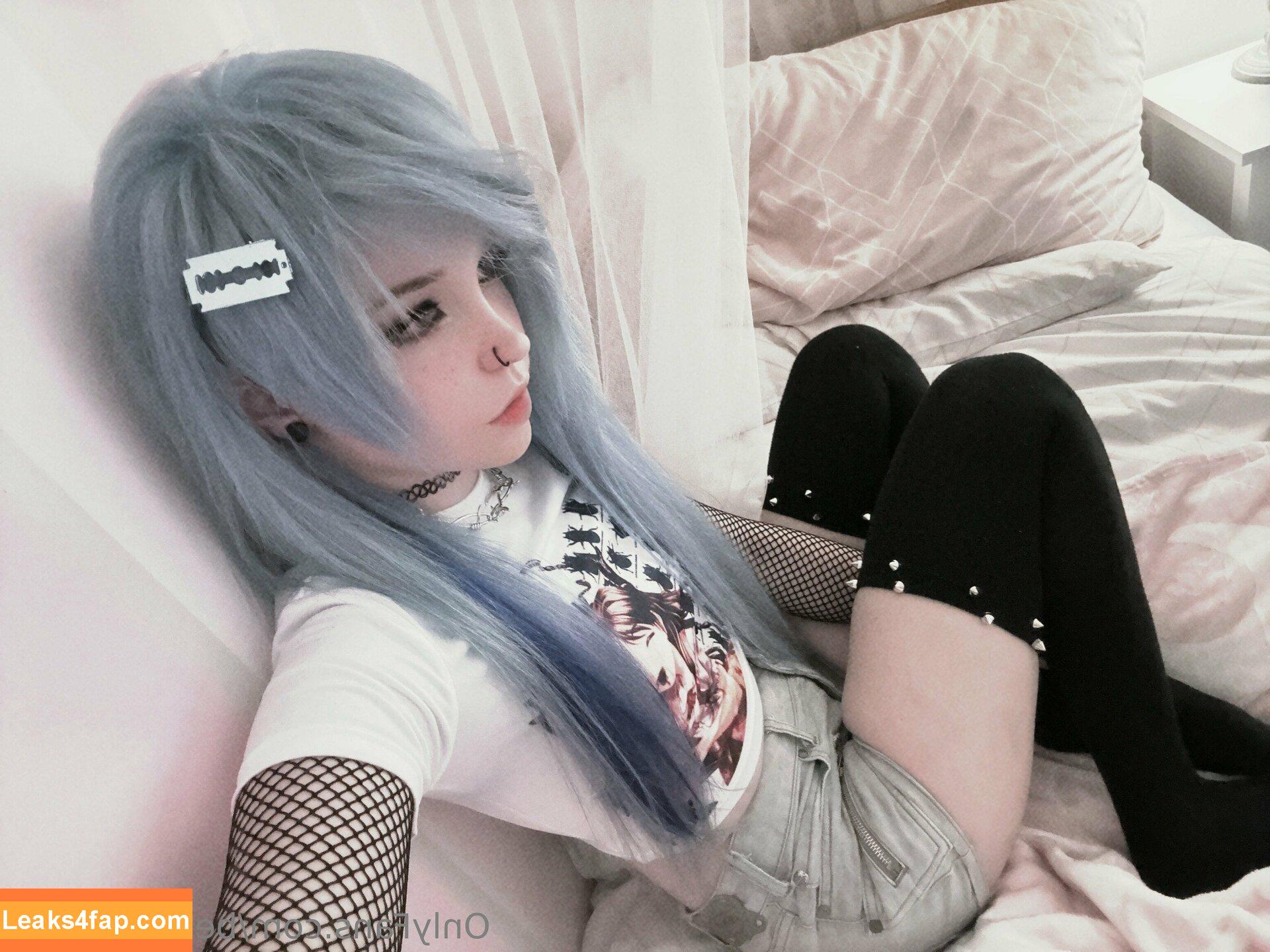 Belle Delphine / Socials / belledelphine / https: / missingmiley слитое фото фото #6947