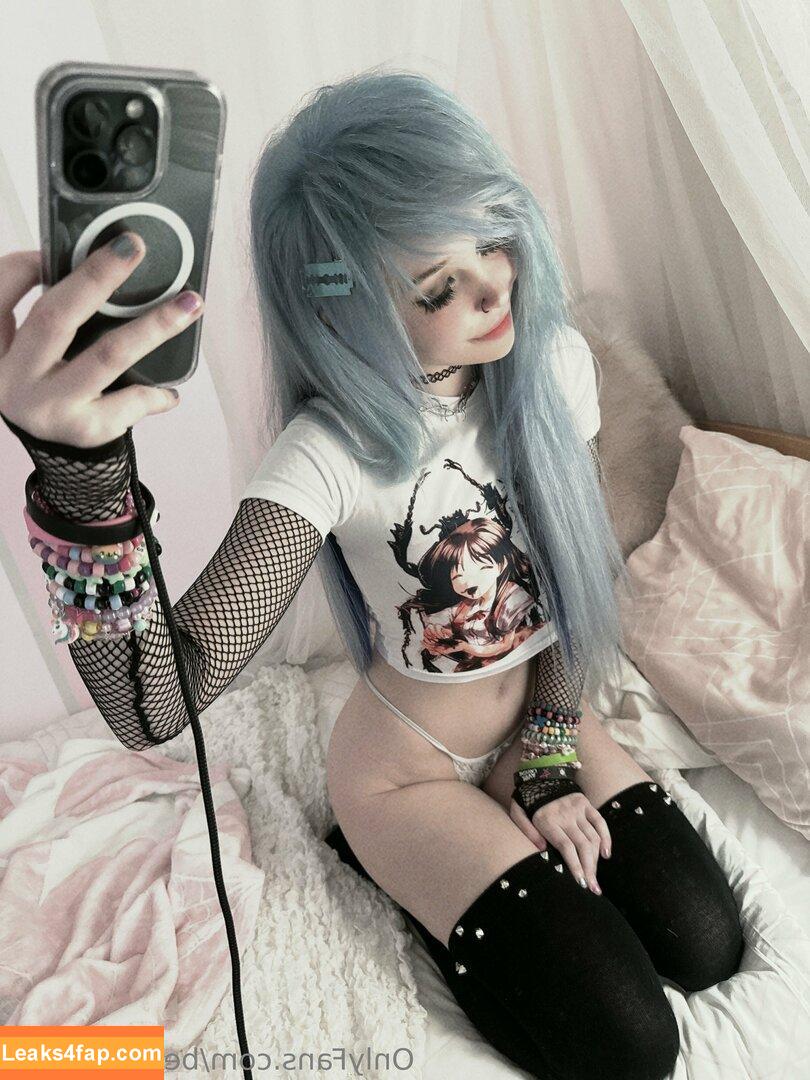 Belle Delphine / Socials / belledelphine / https: / missingmiley слитое фото фото #6974