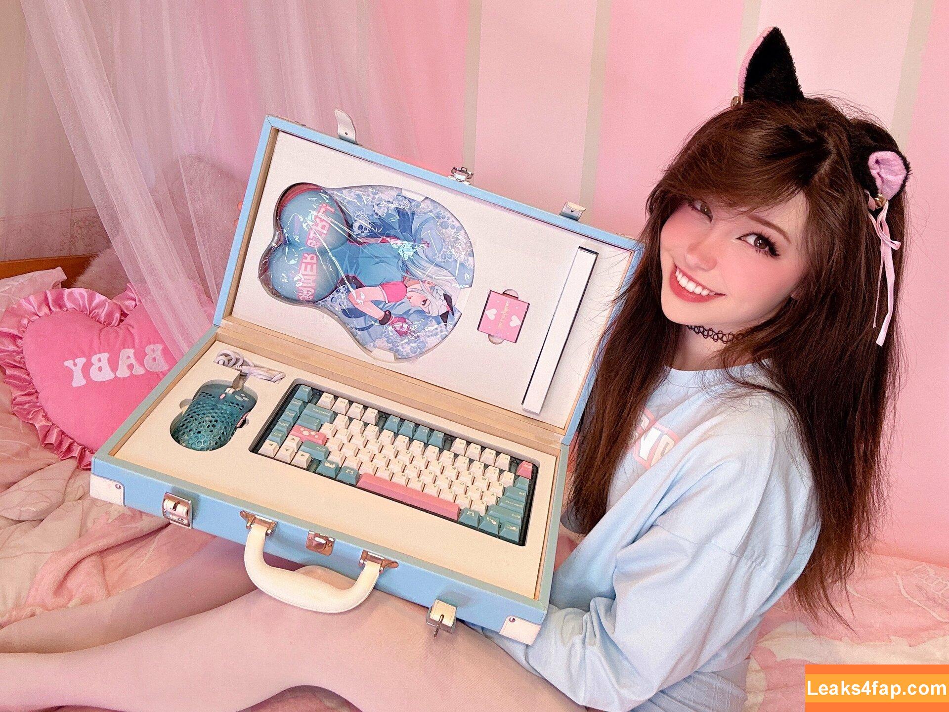 Belle Delphine / Socials / belledelphine / https: / missingmiley слитое фото фото #6988