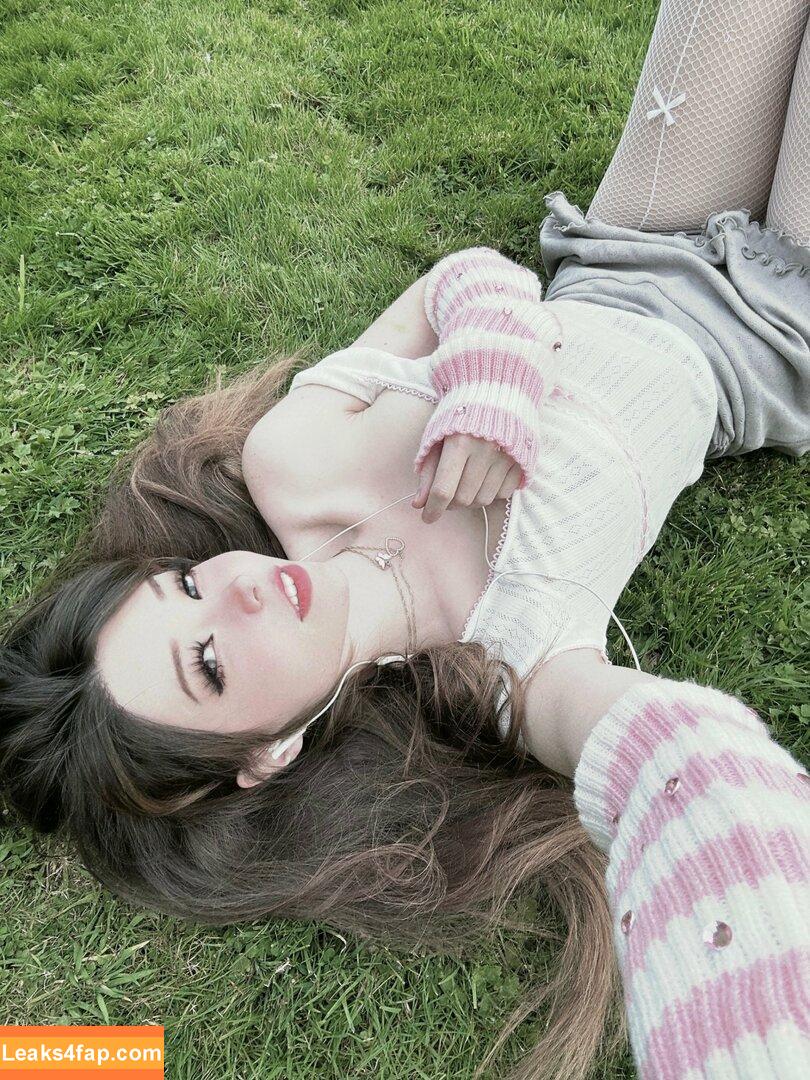 Belle Delphine / Socials / belledelphine / https: / missingmiley слитое фото фото #7381