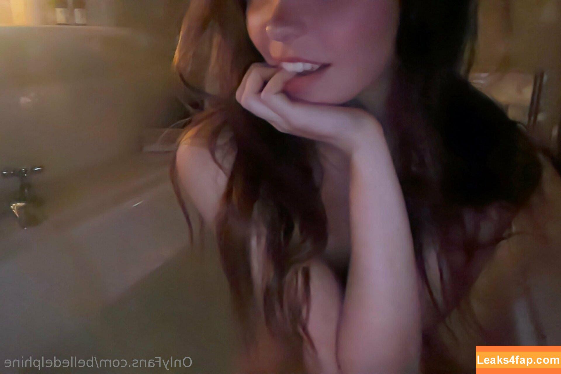 Belle Delphine / Socials / belledelphine / https: / missingmiley слитое фото фото #8049