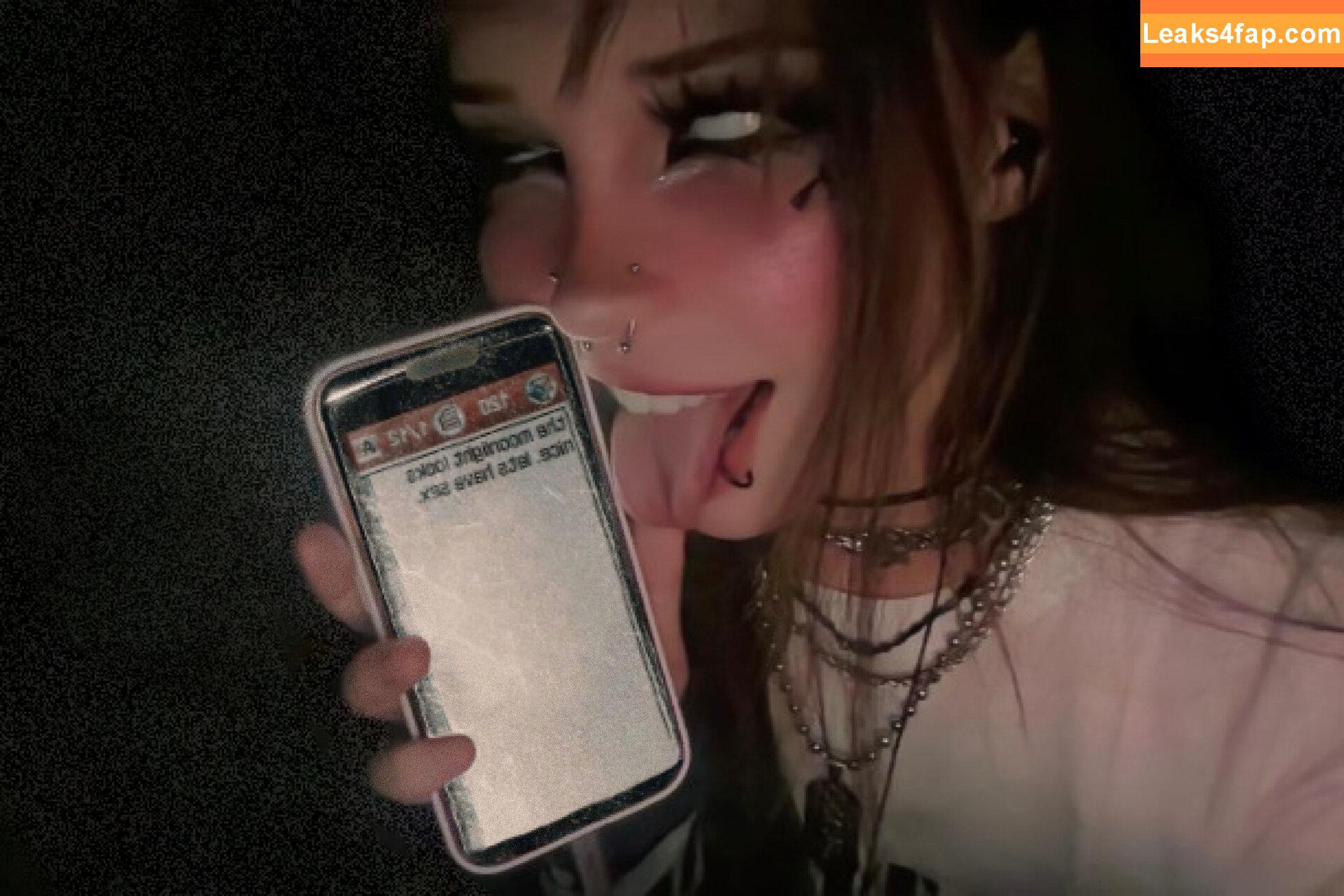 Belle Delphine / Socials / belledelphine / https: / missingmiley слитое фото фото #8121