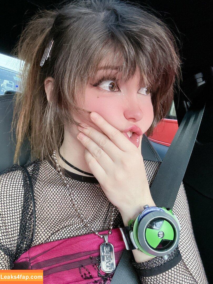 Belle Delphine / Socials / belledelphine / https: / missingmiley слитое фото фото #8154