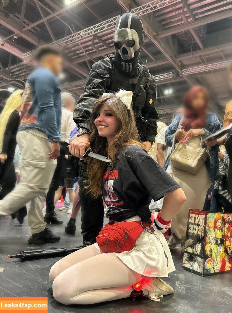 Belle Delphine / Socials / belledelphine / https: / missingmiley слитое фото фото #8201