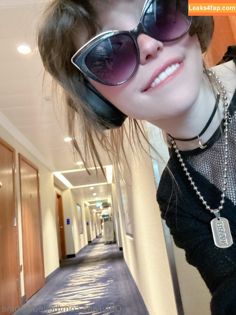 Belle Delphine / Socials / belledelphine / https: / missingmiley слитое фото фото #8387