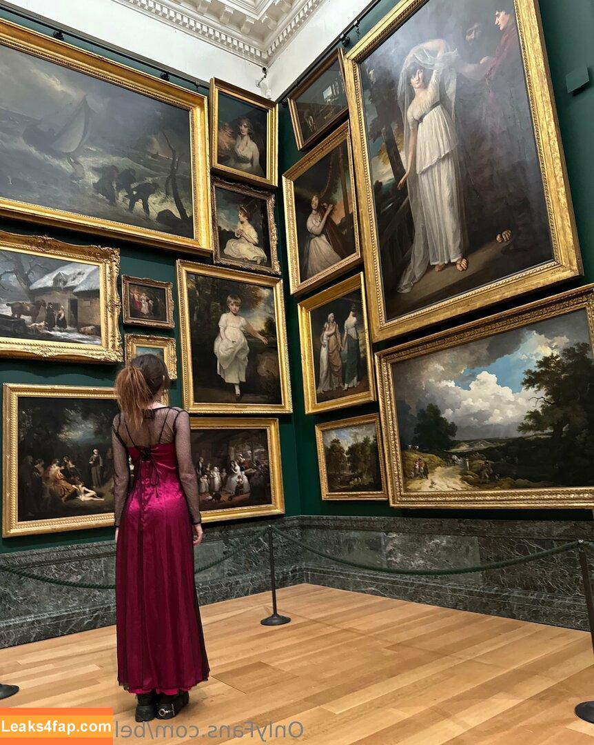 Belle Delphine / Socials / belledelphine / https: / missingmiley слитое фото фото #8392