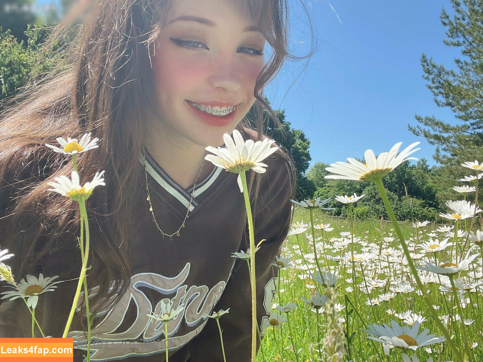 Belle Delphine / Socials / belledelphine / https: / missingmiley слитое фото фото #8565