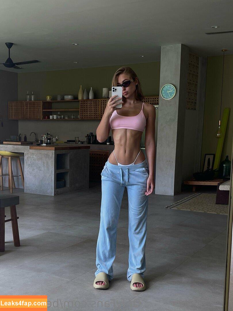 bellllaatop / bellagraceweems leaked photo photo #0165