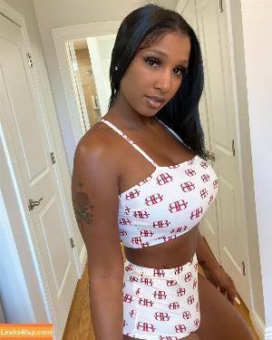 Bernice Burgos photo #0077